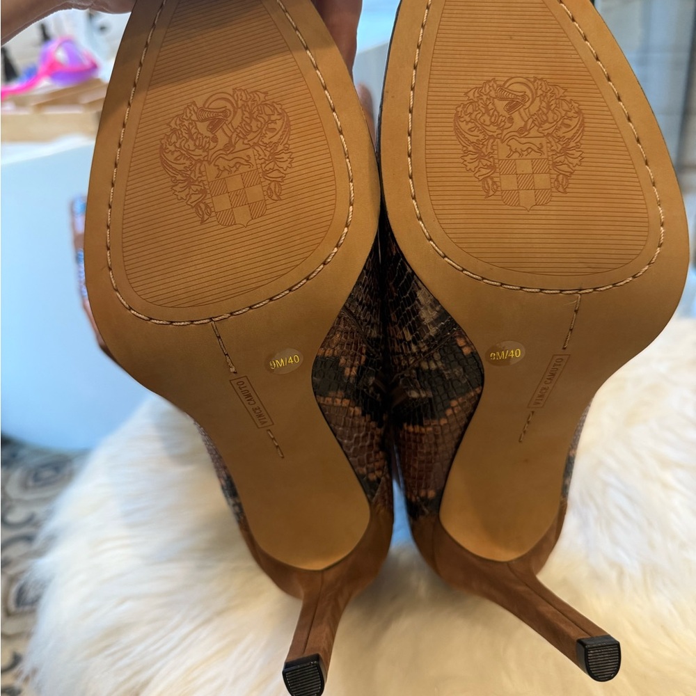 Snakeskin Pattern Boots - Picture 4 of 4
